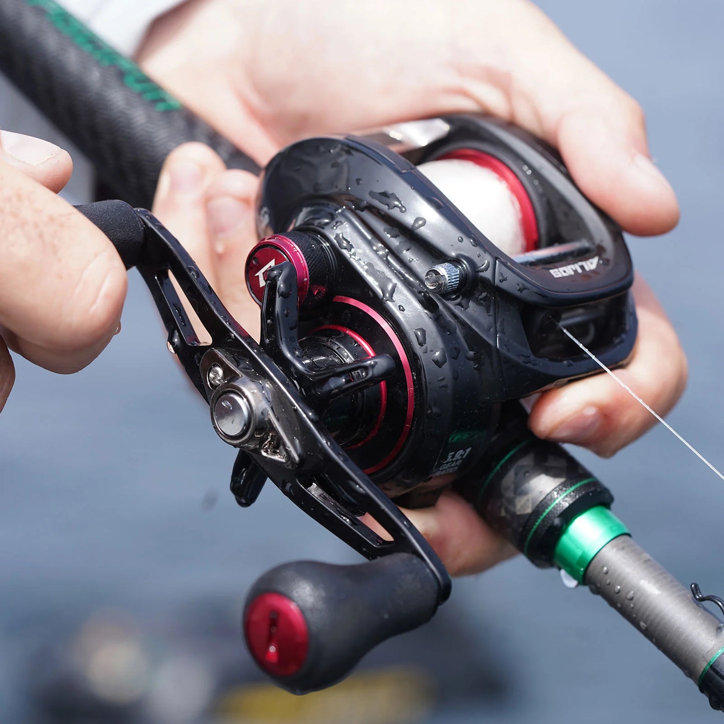 PISCIFUN® ALIJOZ SIZE 300 LOW PROFILE BAITCASTING REEL